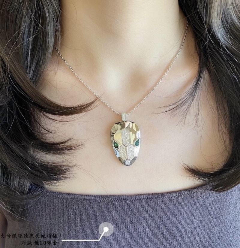 Bv1g*ai necklaces